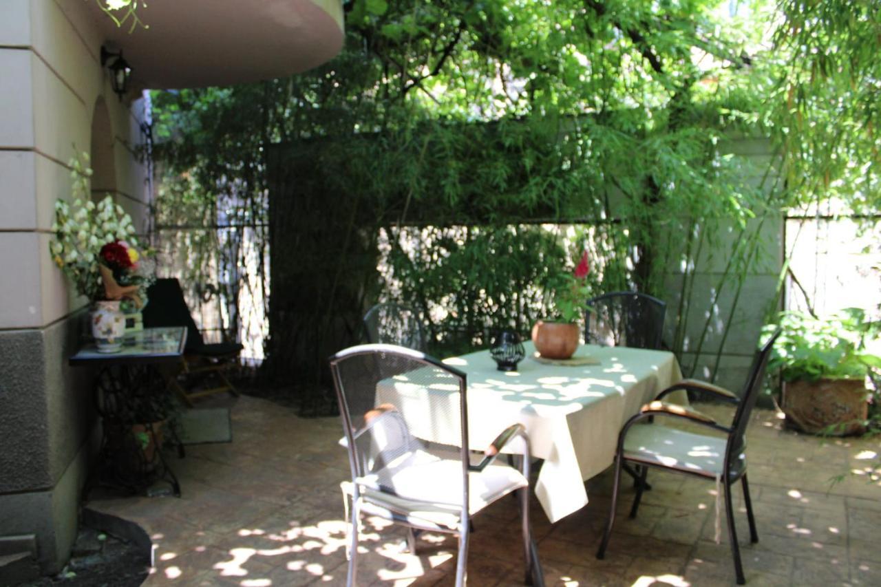 Garden Center Apartment Novi Sad Buitenkant foto