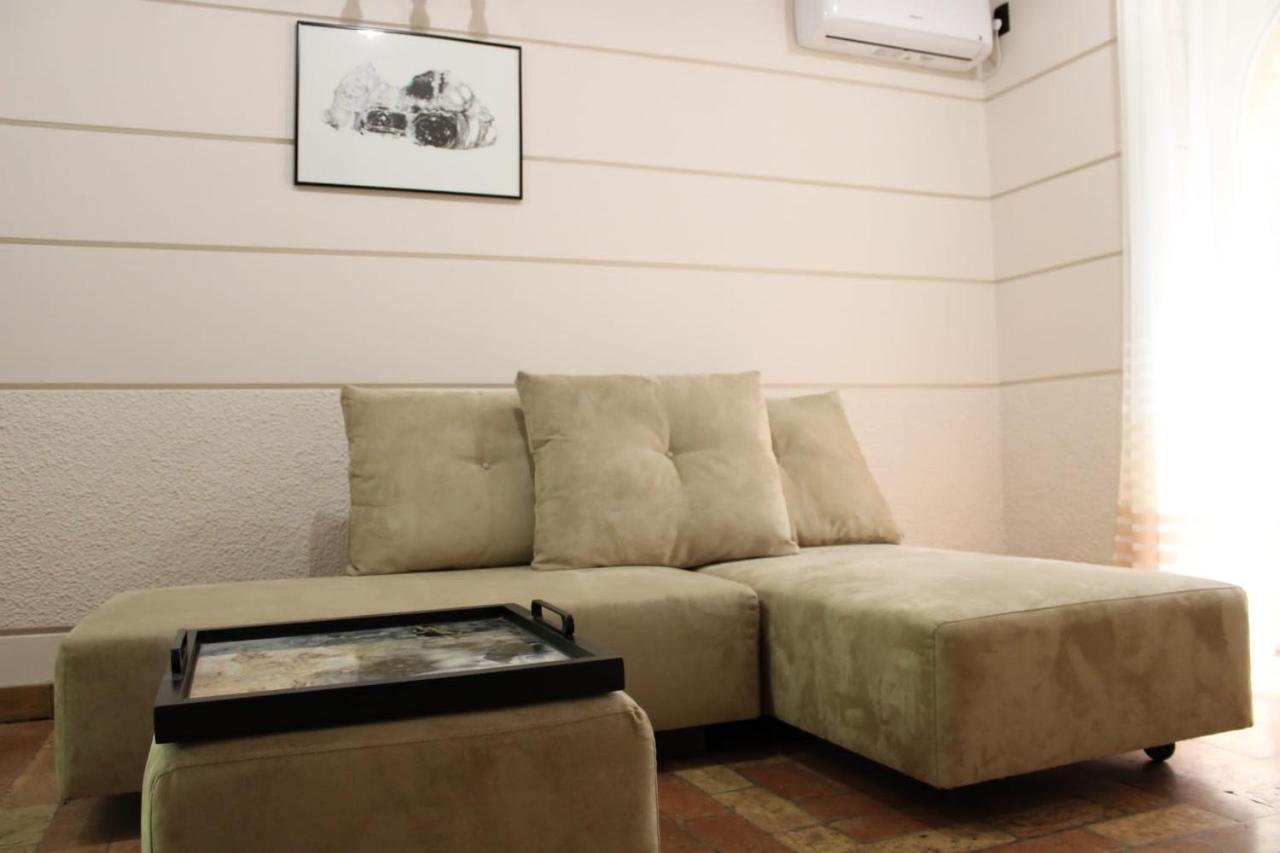 Garden Center Apartment Novi Sad Buitenkant foto
