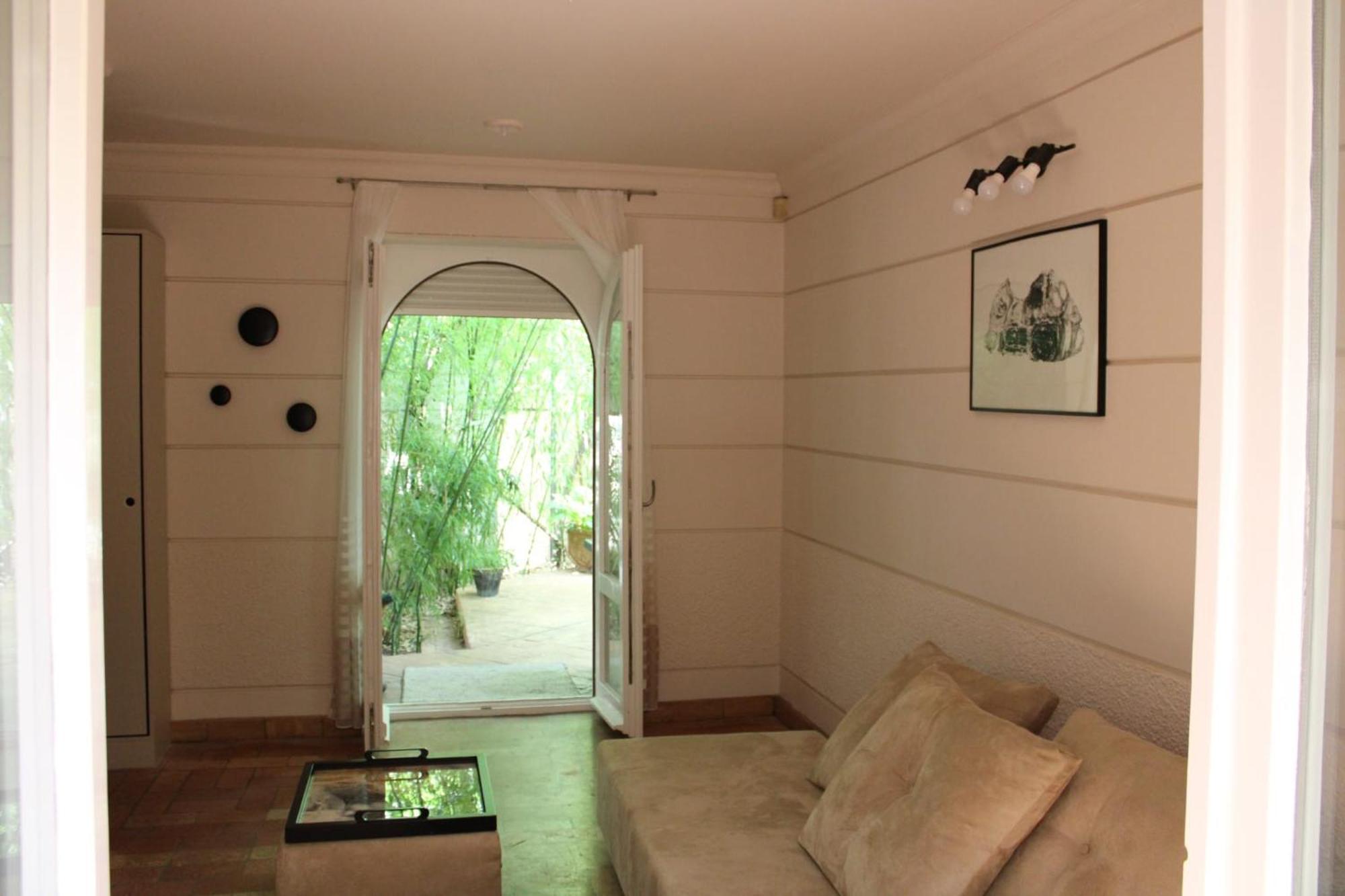 Garden Center Apartment Novi Sad Buitenkant foto