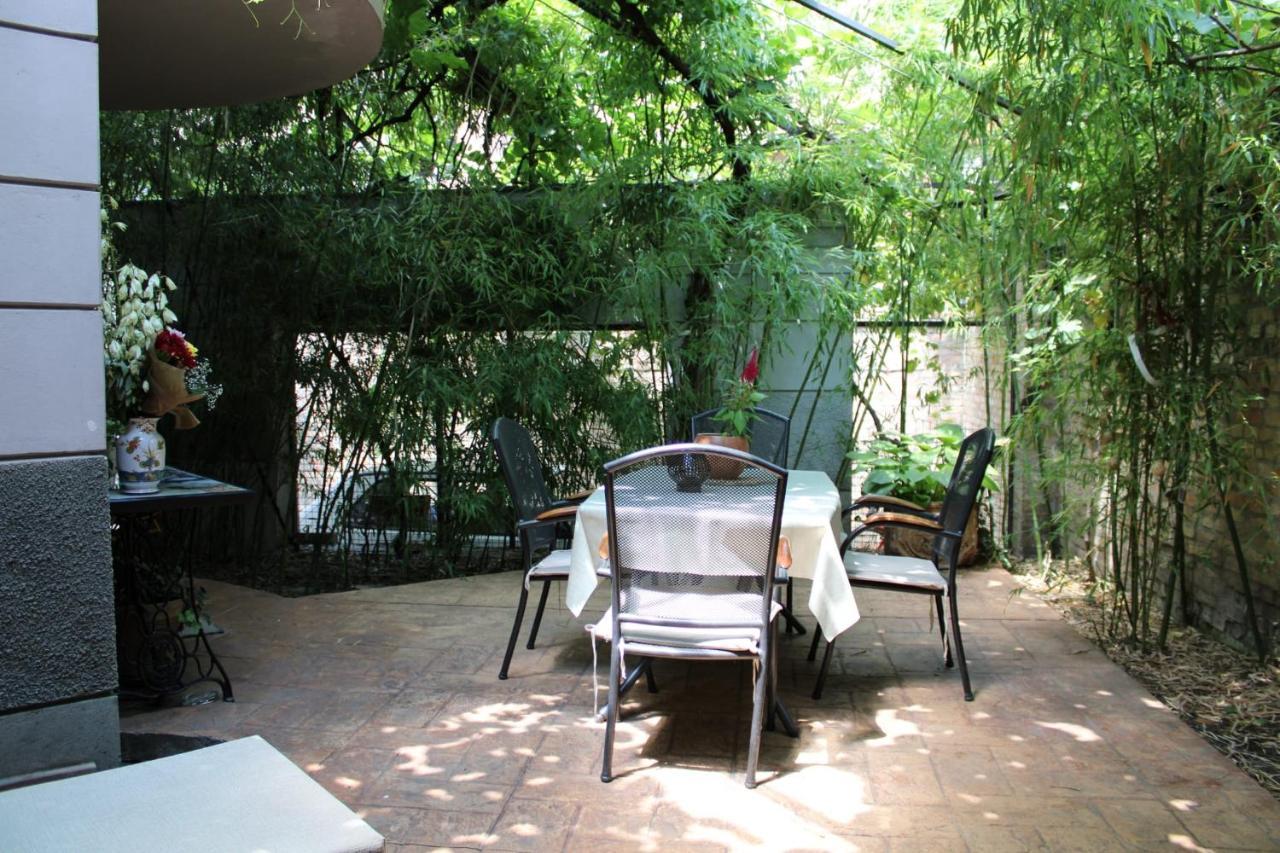Garden Center Apartment Novi Sad Buitenkant foto