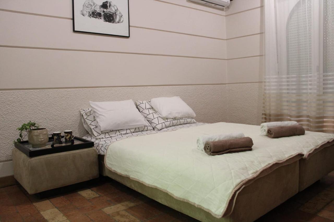 Garden Center Apartment Novi Sad Buitenkant foto